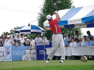 中嶋常幸もシャッポを脱いだ室田淳の正確なドライバーショット（０７年ファンケル＝裾野ＣＣ）。