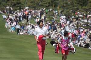 ０９年男子ツアー開幕！今年も大勢のギャラリーを引き連れる石川遼（東建多度ＣＣ）＝提供ＪＧＴＯ