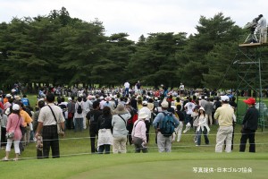 全米ＯＰ日本最終予選の会場・龍ヶ崎ＣＣ（茨城）には２２５８人ものギャラリーが集まって石川遼に集中した。