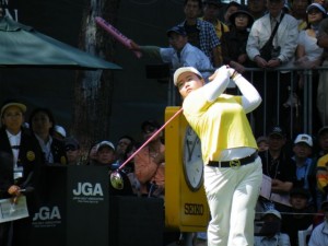 断然の安定ゴルフを見せる韓国のエース、アン・ソンジュ（２３）。軽井沢７２でもプレーオフで福嶋晃子を下し、今季９戦３勝。２年連続賞金女王を独走！