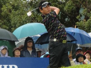 アジアツアーの常連の一人、平塚哲二。一昨年のミャンマーオープンではぶっちぎりの優勝を果たした。今年も３日目まで２打差の３位と頑張ったが、惜しくも最終日に崩れた。