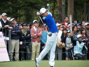 アイアンを変え、今季好調なショットを見せる宮里藍。あとは“勝負”に勝てるかどうかだ。