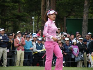 左手首の負傷で開幕から３試合を休んだ有村智恵。いまや女子プロ人気を背負う智恵の、遅まきながらの巻き返しが注目！