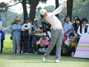 今季は好調、３試合前の西陣レディスではツアー２勝目を挙げた若林舞衣子。最近３試合ではホールインワン２回とツキも回ってきて期待の星（ワールドレディス最終日＃１８＝茨城ＧＣ西）