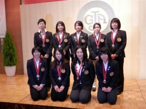 JGA・２０１２年女子ナショナルチーム（前列右から２人目が鬼頭　桜）＝八重洲富士屋ホテル