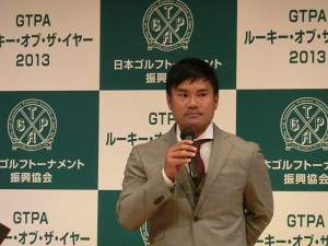 男子選手会を代表して謝辞を述べた宮里優作選手会副会長（ＡＮＡホテル）