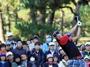 石川遼は、松山英樹に１４打差をつけられ１アンダーで３１位に低迷。英樹には大きく水をあけられたが、来季の雪辱を期している（宮崎・フェニックスＣＣ）＝提供：ＪＧＴＯ