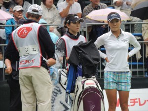 森田理香子、香妻琴乃らととに女子プロゴルフの美形組、藤田光里が初優勝。