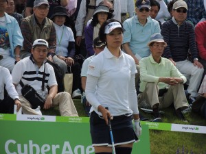 ８年間使った「ＳＲＩＸＯＮ」のロゴも、今年から「ＹＯＫＯＨＡＭＡ」に変わる！心機一転なるか？森田理香子。